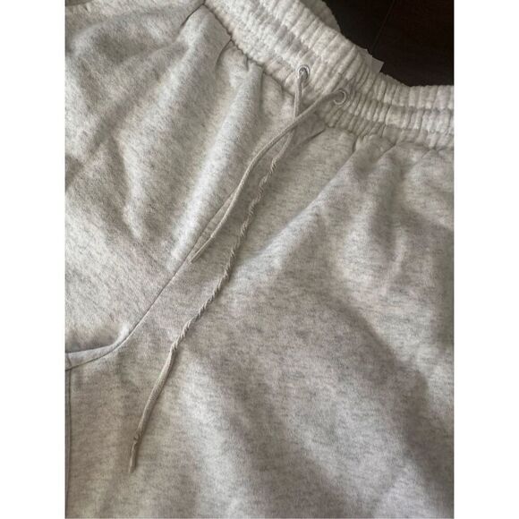 Fabletics Drawstring Elastic Ankle Sweatpants with pockets size small - Picture 10 of 10